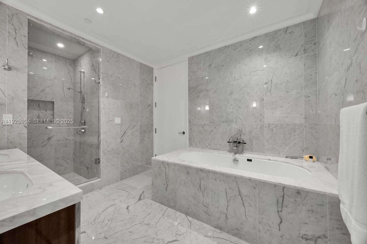 15701 Collins Ave # 3701