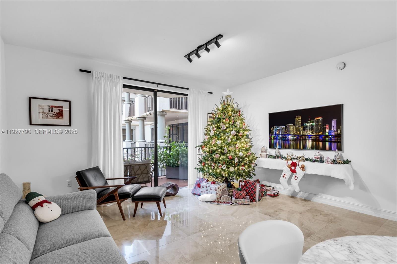 1650 Galiano St # 311