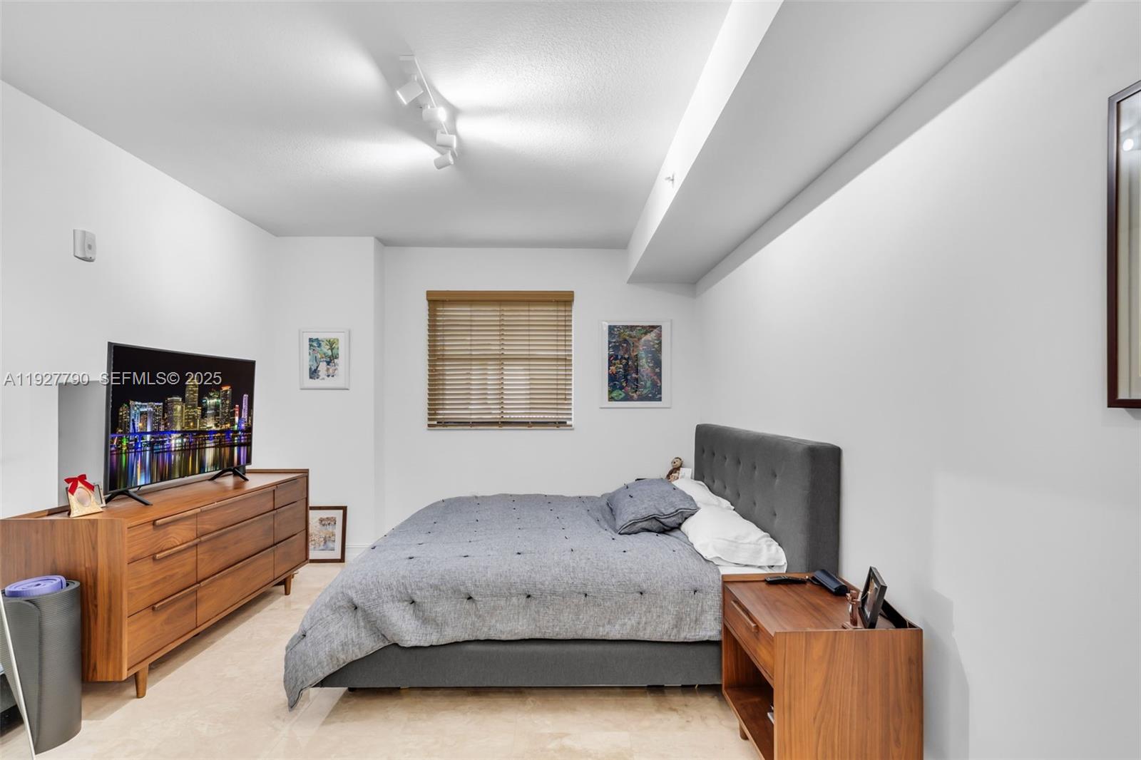 1650 Galiano St # 311