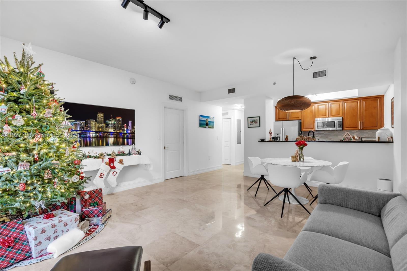 1650 Galiano St # 311