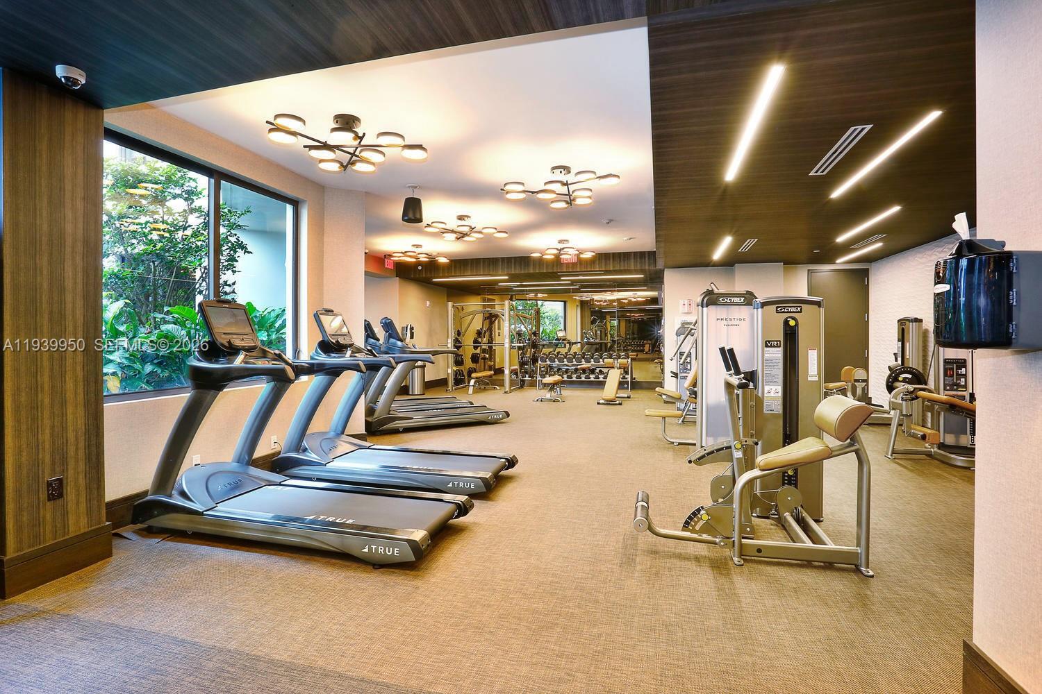 301 Altara Ave Unit: LPH914