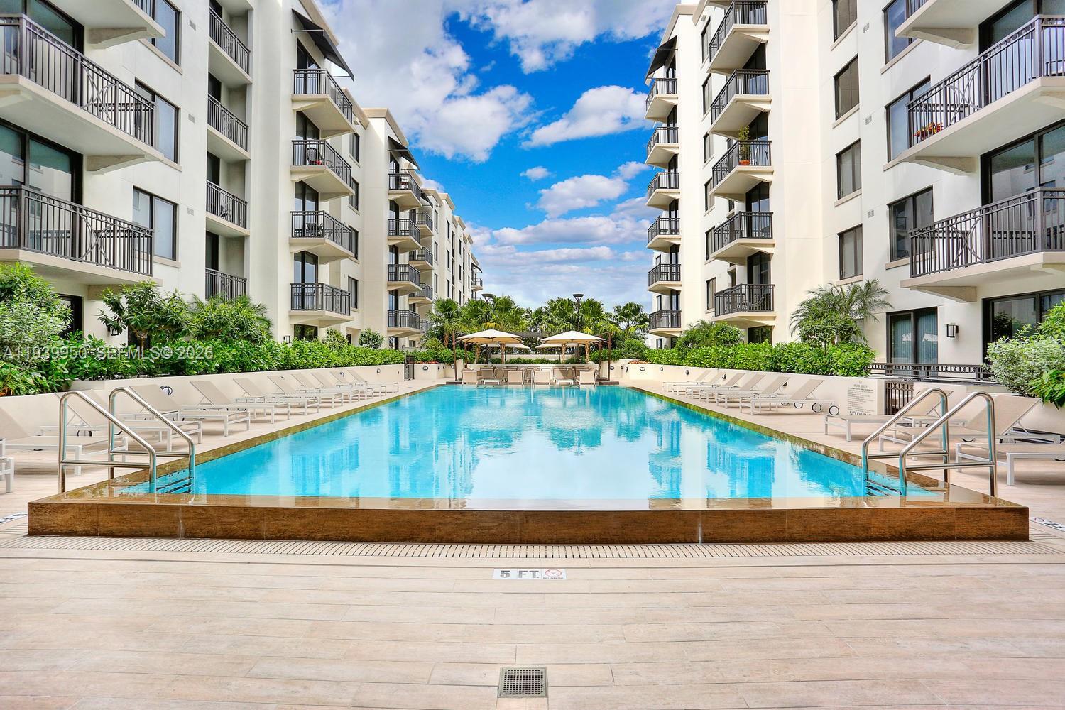 301 Altara Ave Unit: LPH914