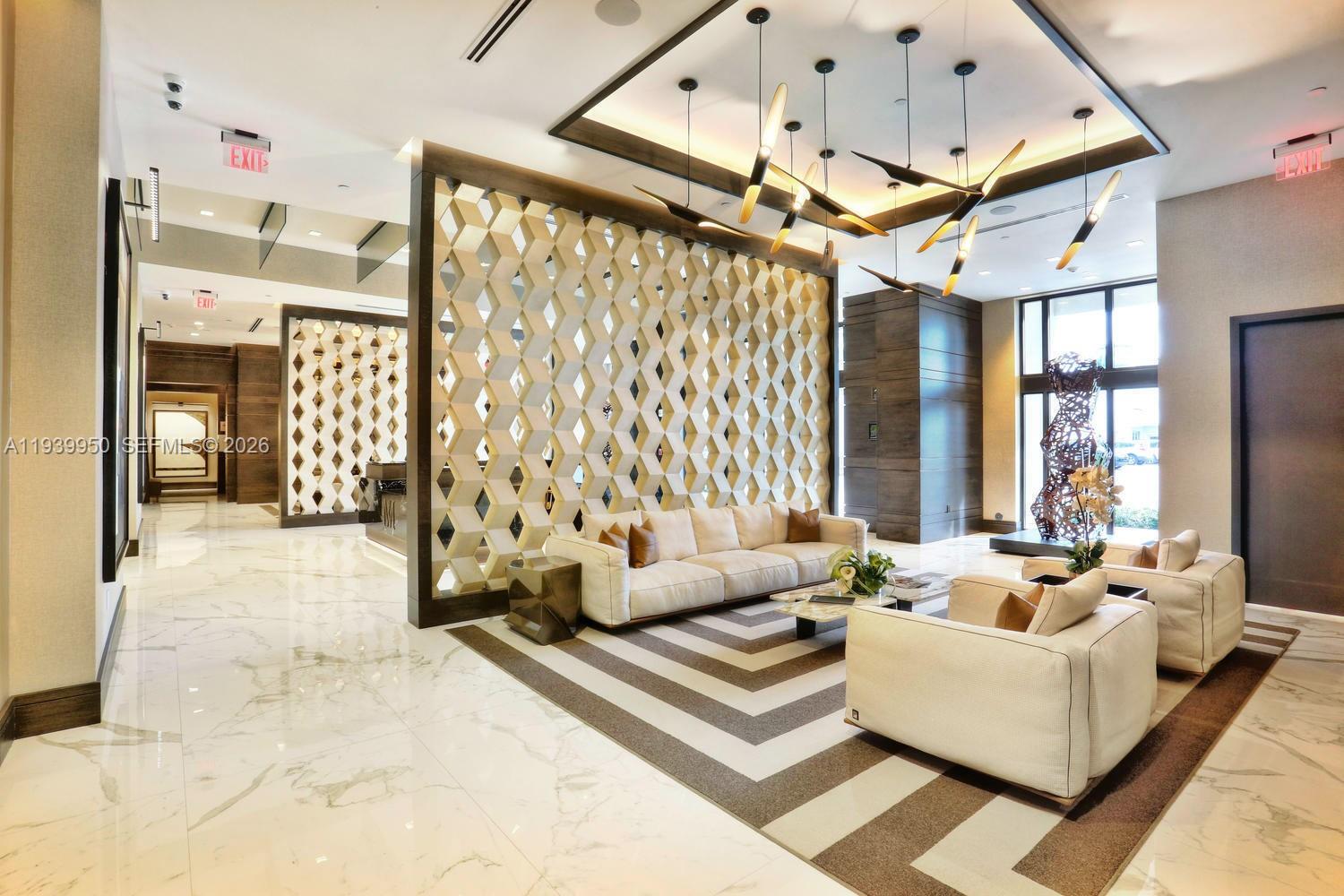 301 Altara Ave Unit: LPH914