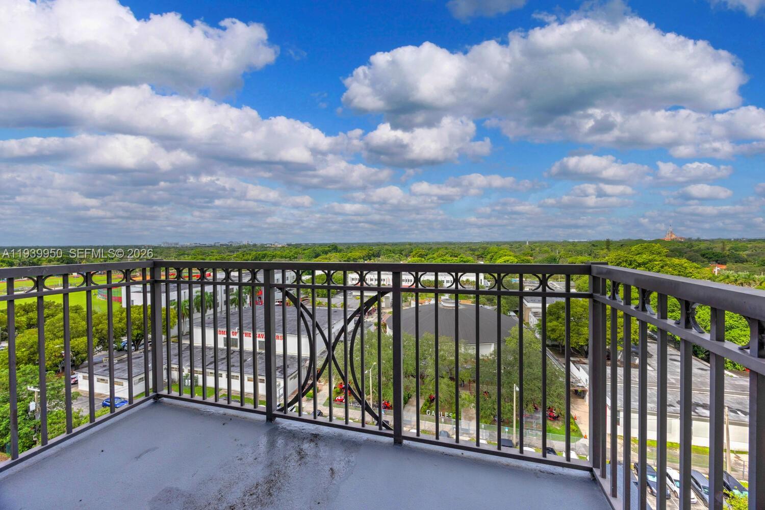 301 Altara Ave Unit: LPH914