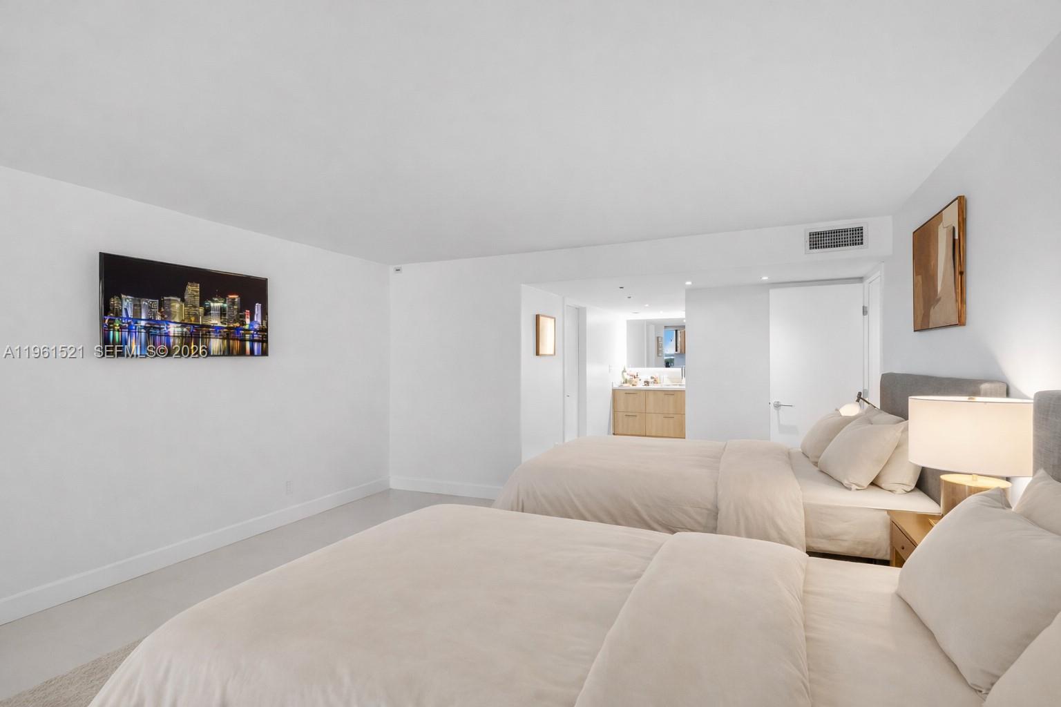 1925 Brickell Ave # 606