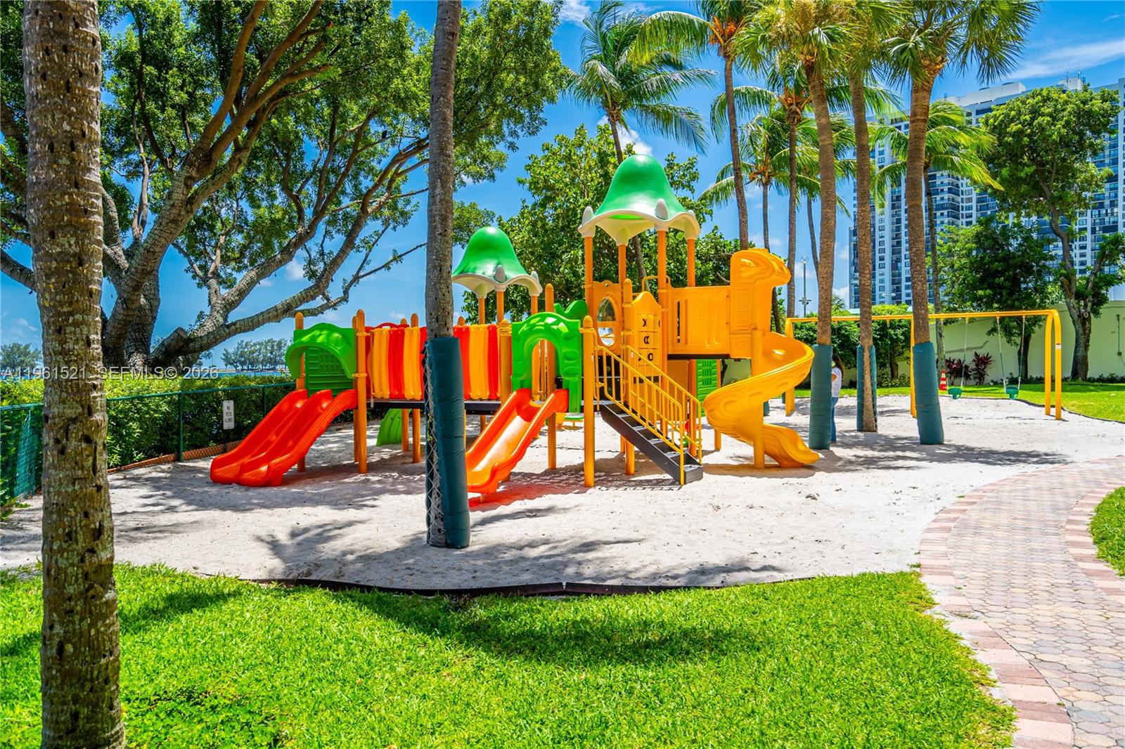 1925 Brickell Ave # 606