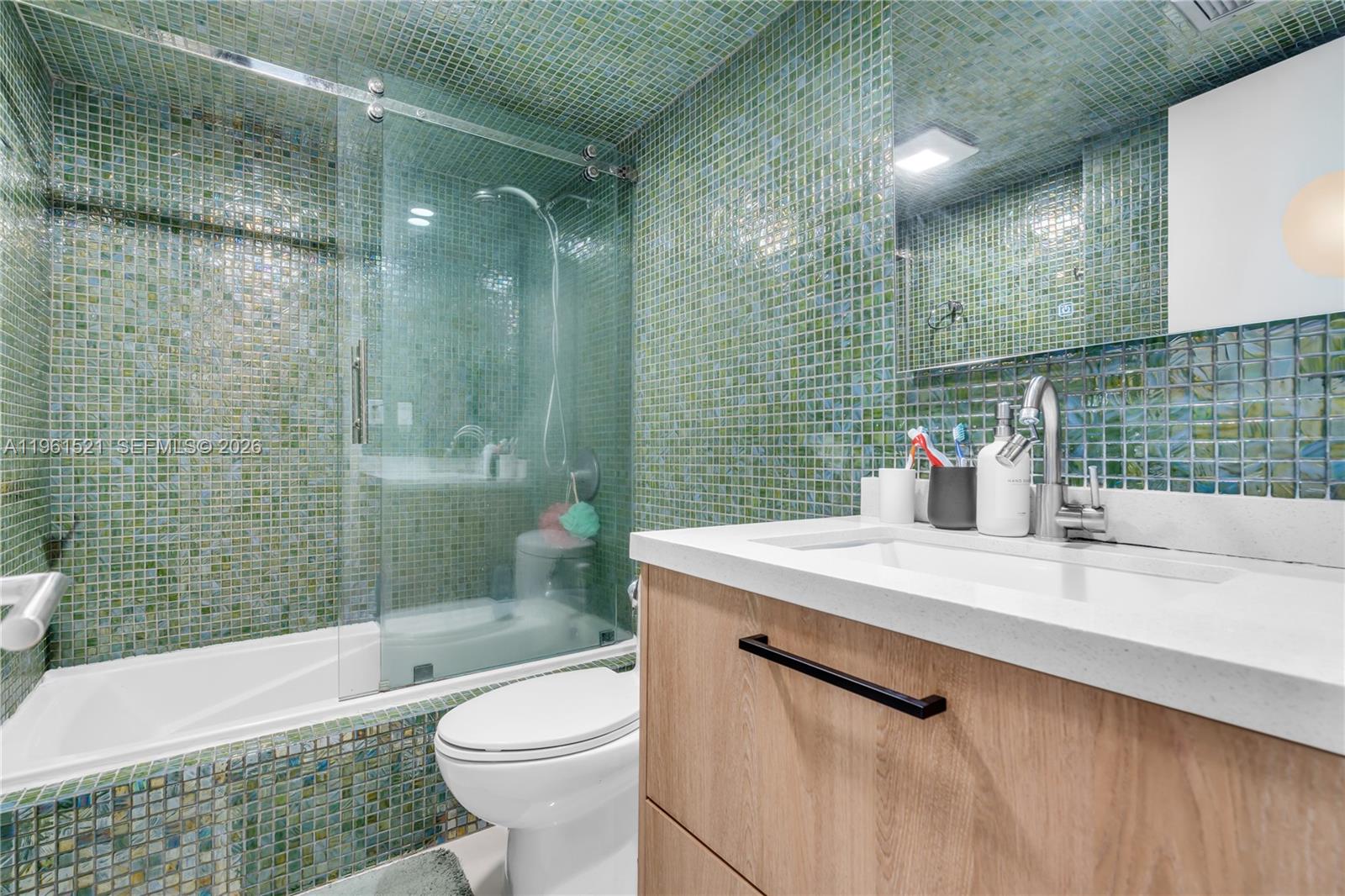 1925 Brickell Ave # 606