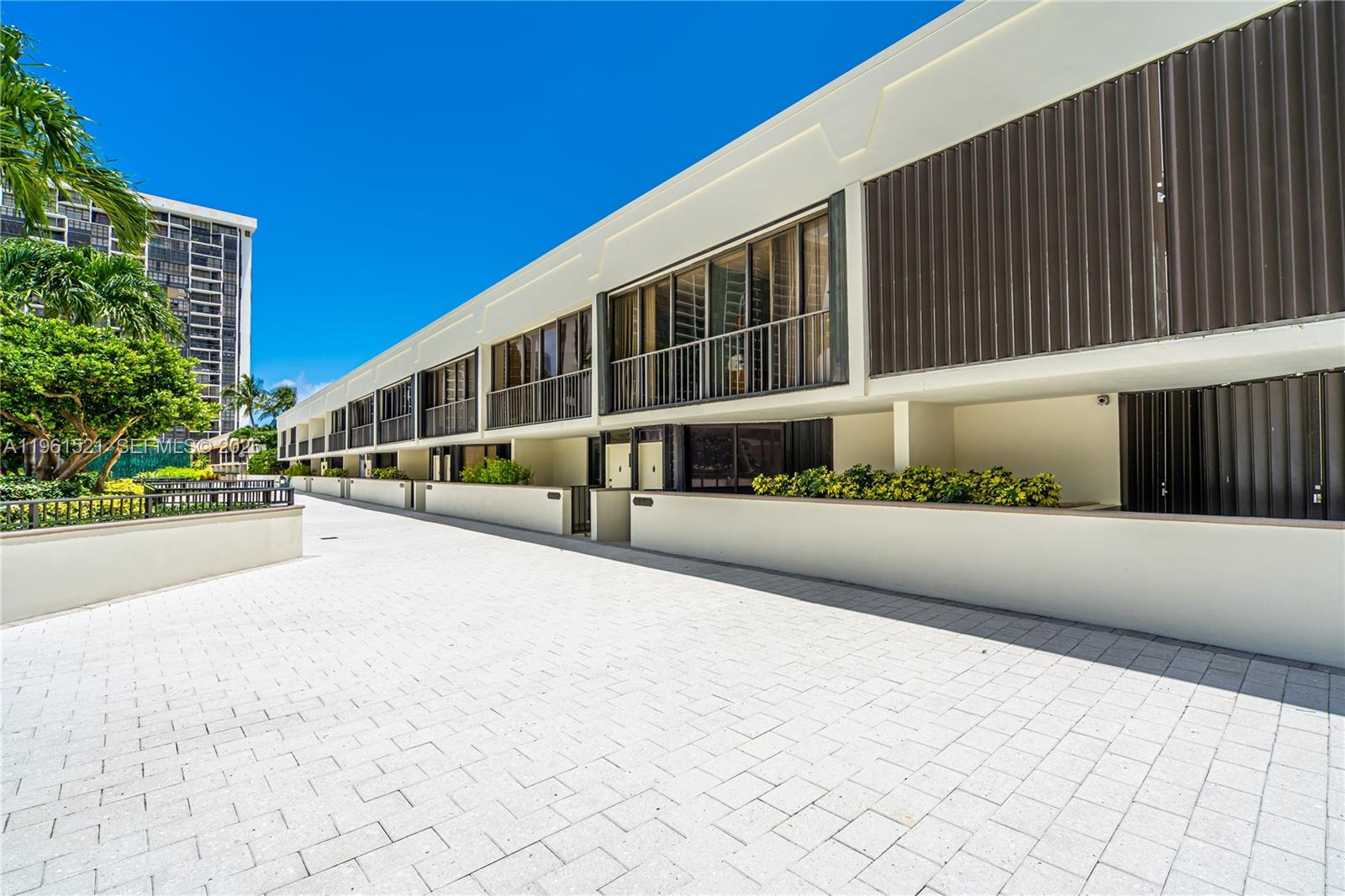 1925 Brickell Ave # 606