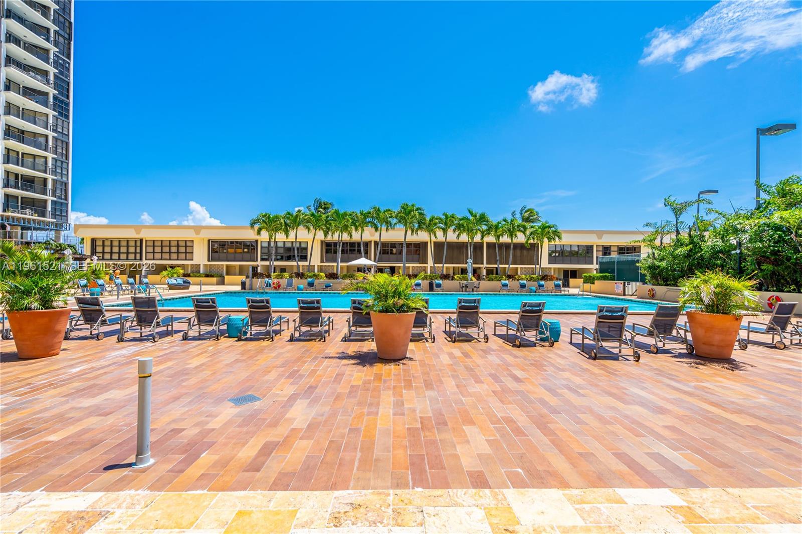 1925 Brickell Ave # 606