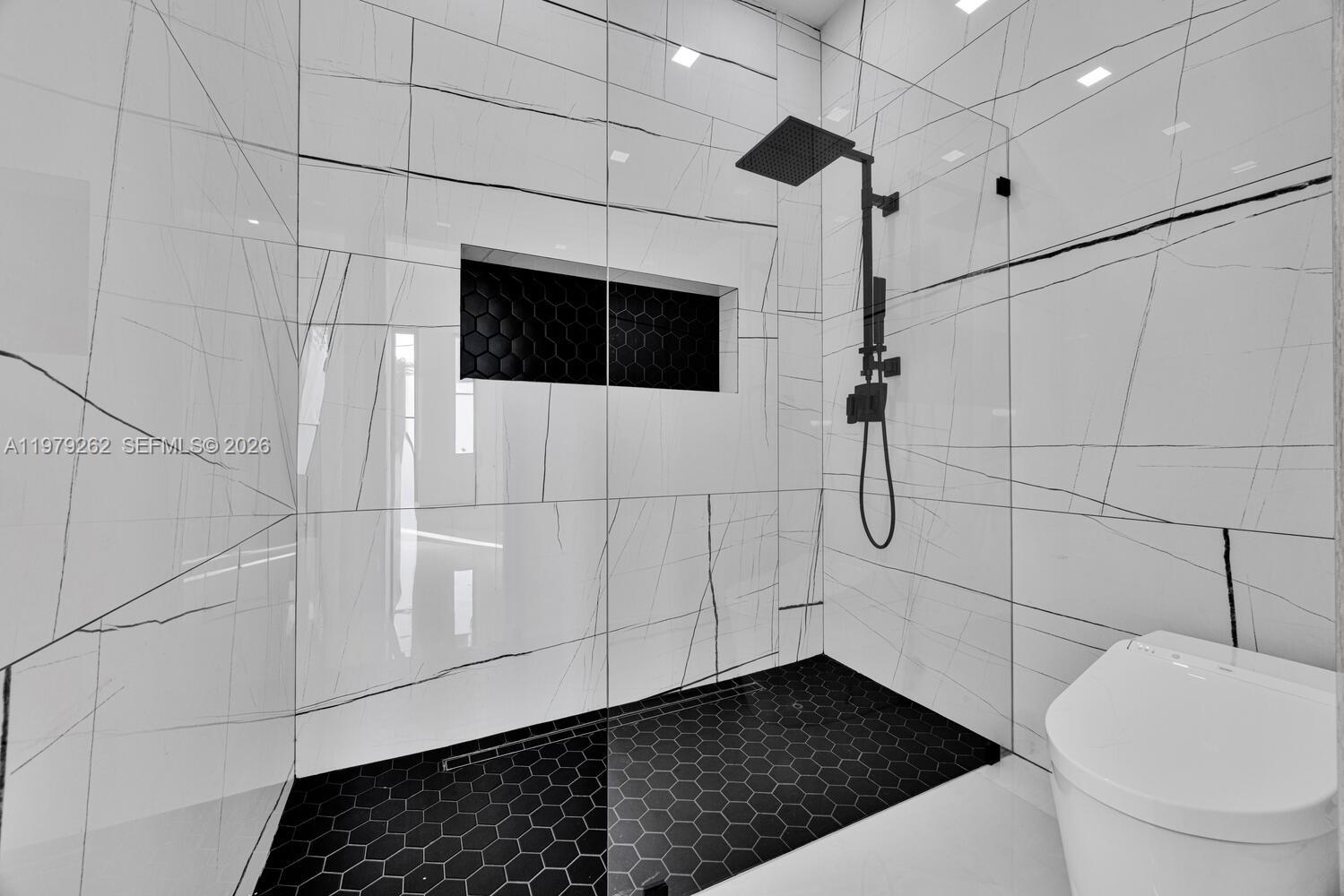 472 S Royal Poinciana Blvd