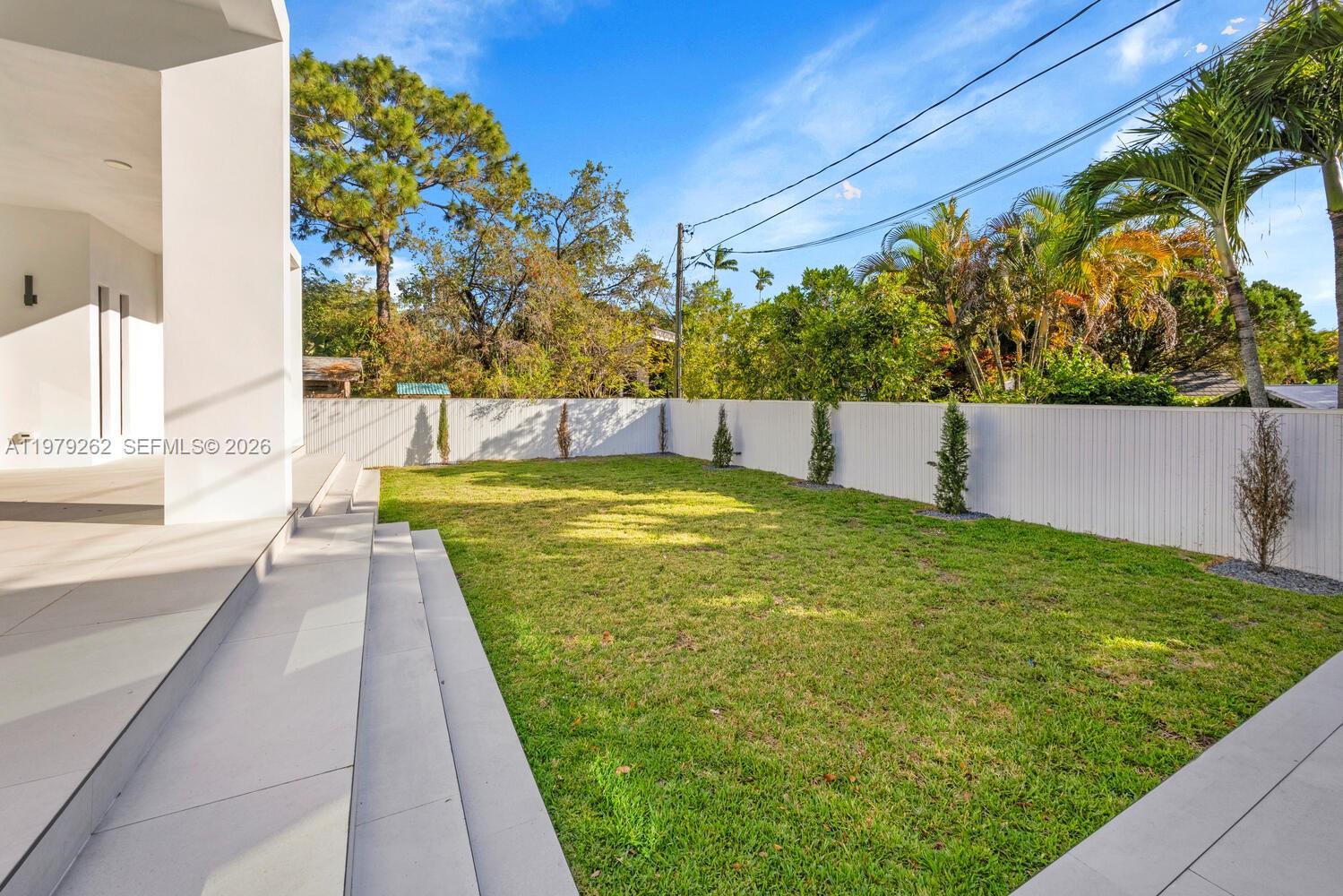 472 S Royal Poinciana Blvd