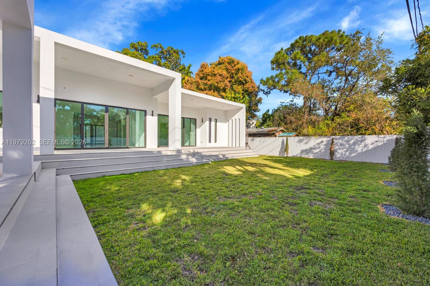 472 S Royal Poinciana Blvd