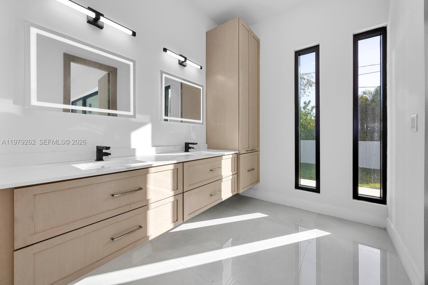 472 S Royal Poinciana Blvd