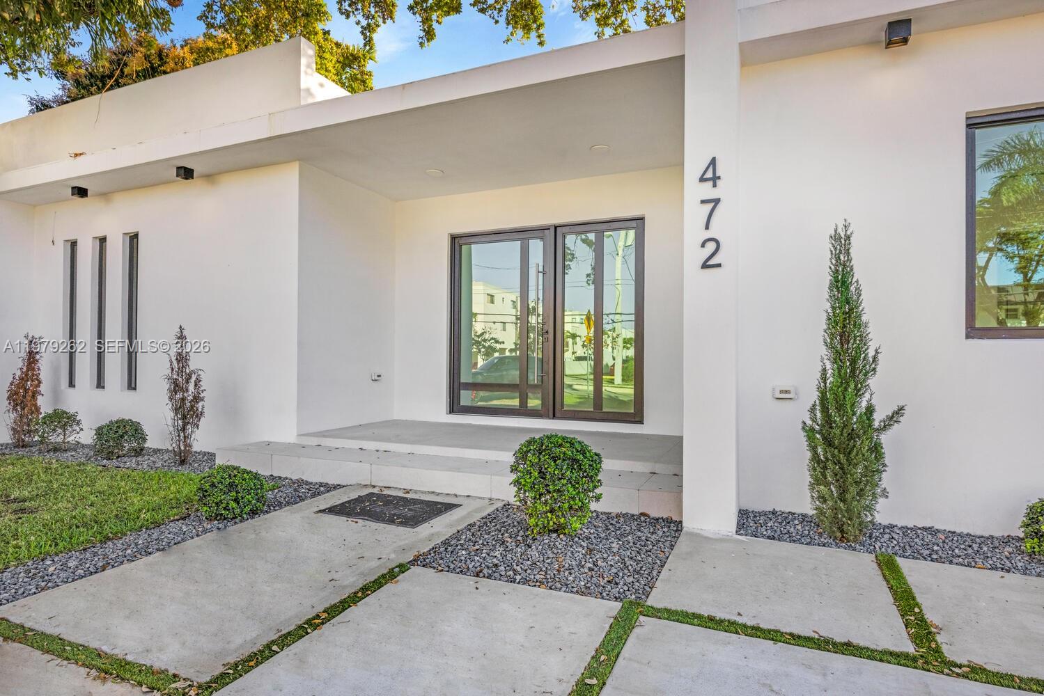 472 S Royal Poinciana Blvd