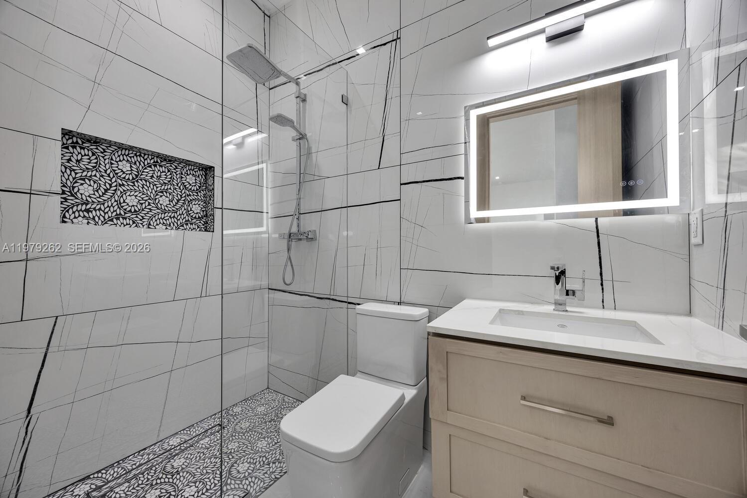 472 S Royal Poinciana Blvd