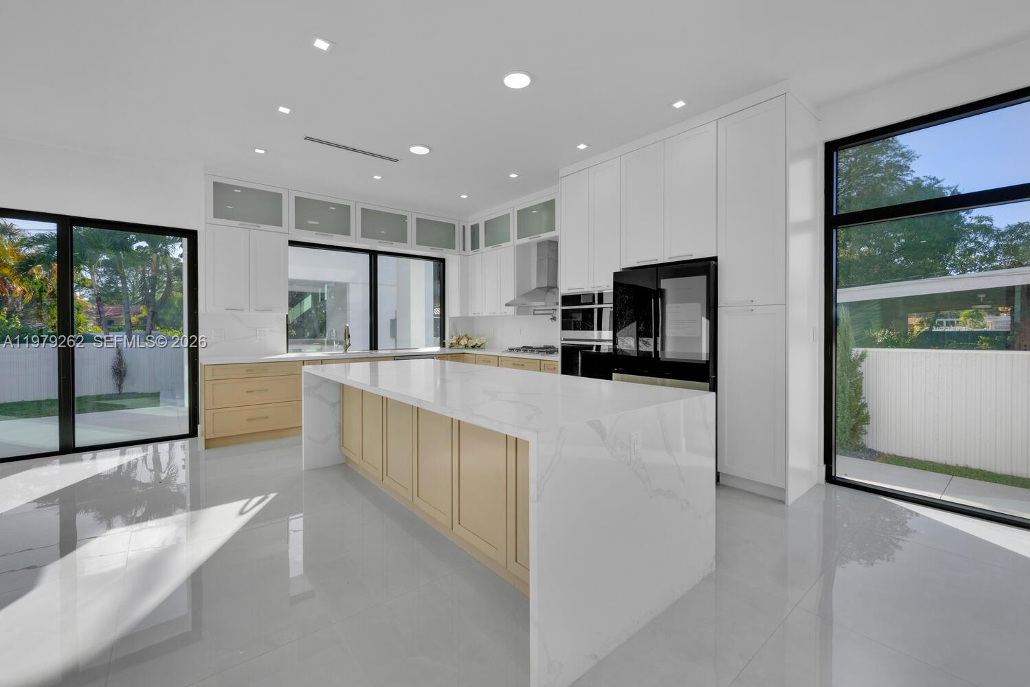 472 S Royal Poinciana Blvd