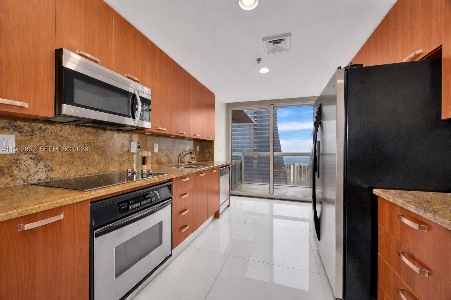 1395 Brickell Ave # 3404