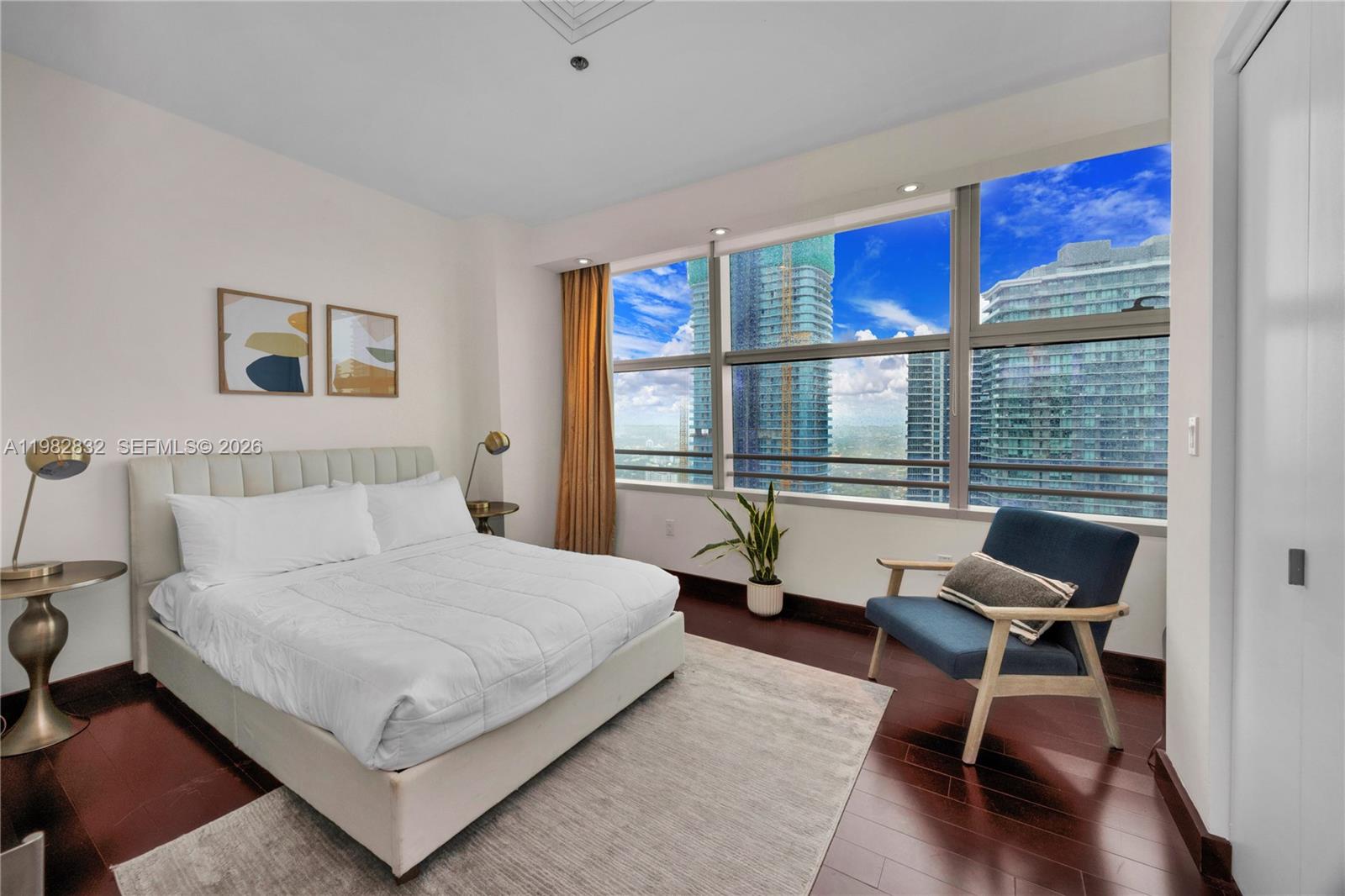 1395 Brickell Ave # 3404