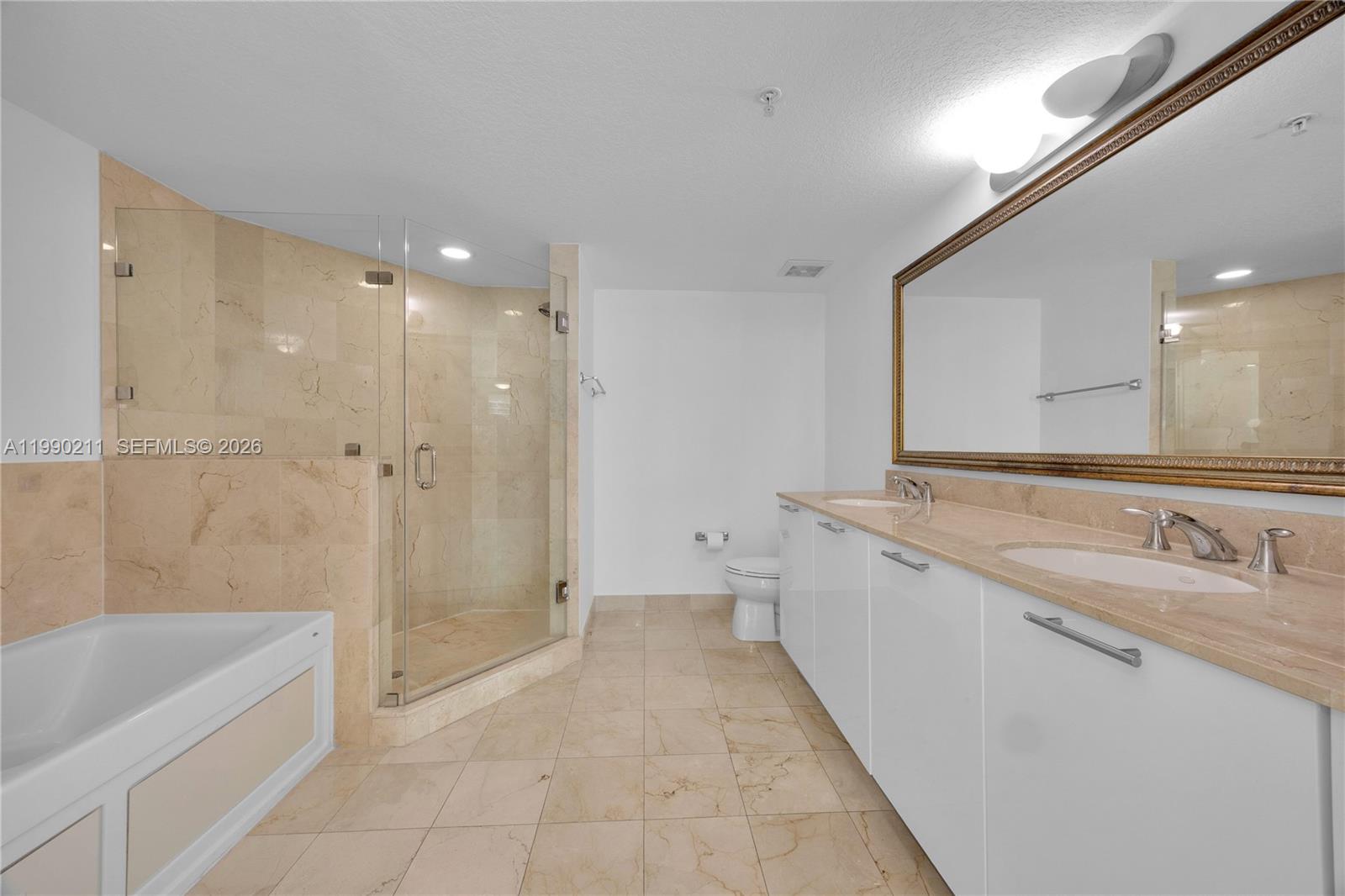 1800 N Bayshore Dr # 1901