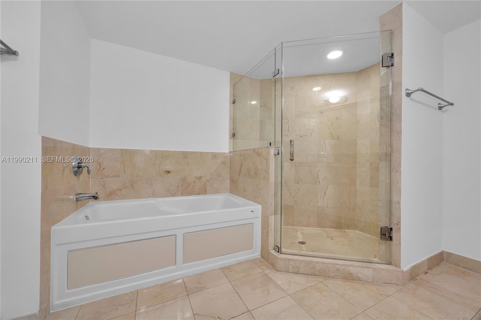 1800 N Bayshore Dr # 1901