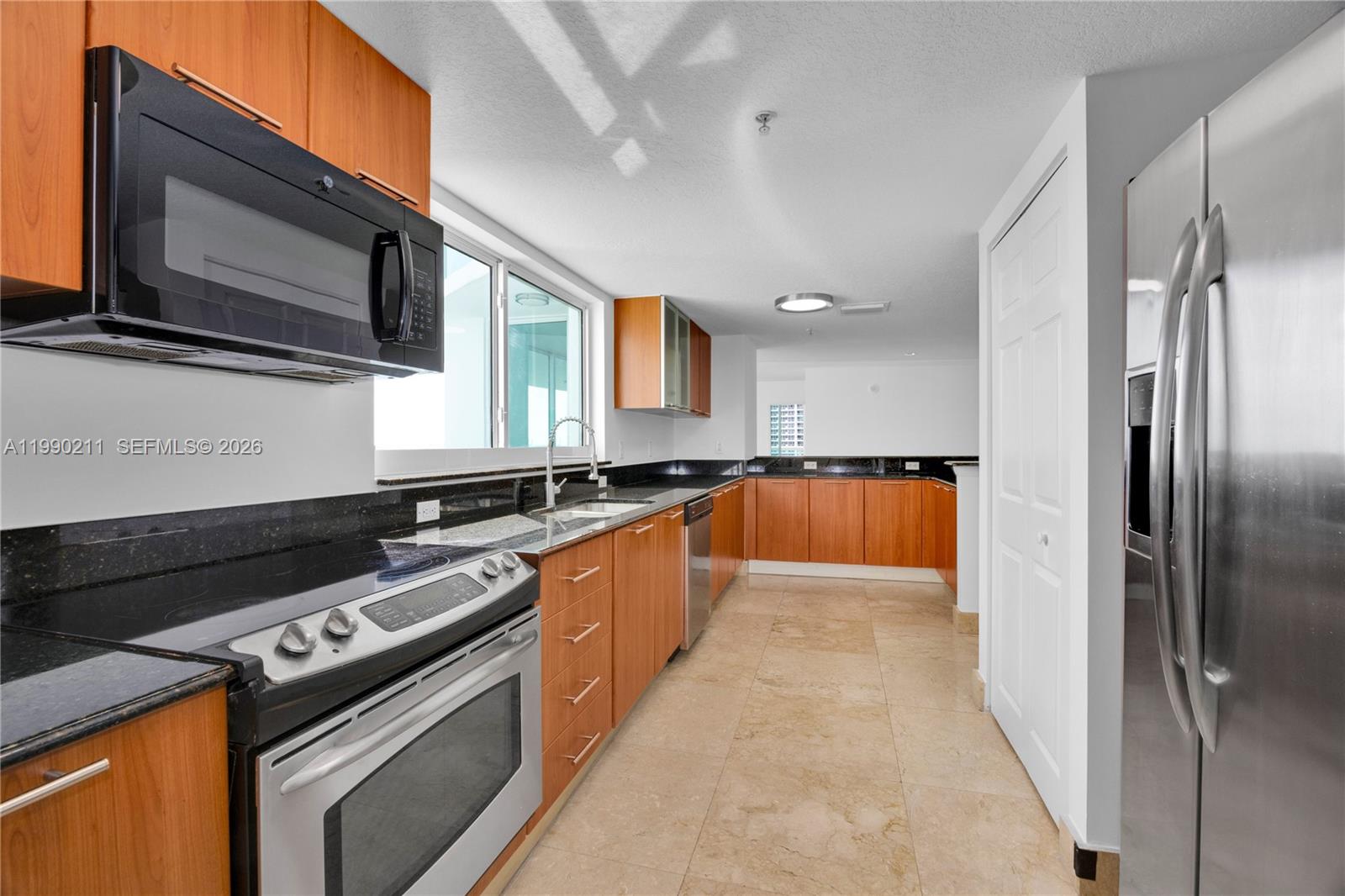 1800 N Bayshore Dr # 1901
