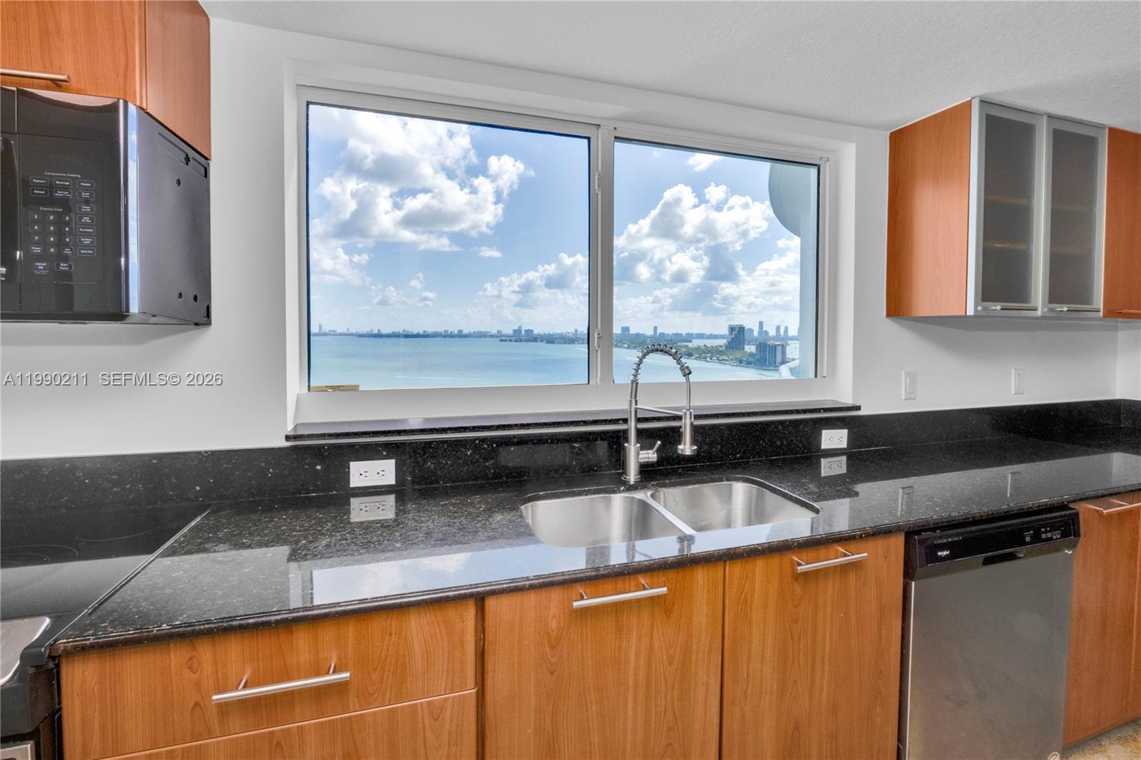 1800 N Bayshore Dr # 1901