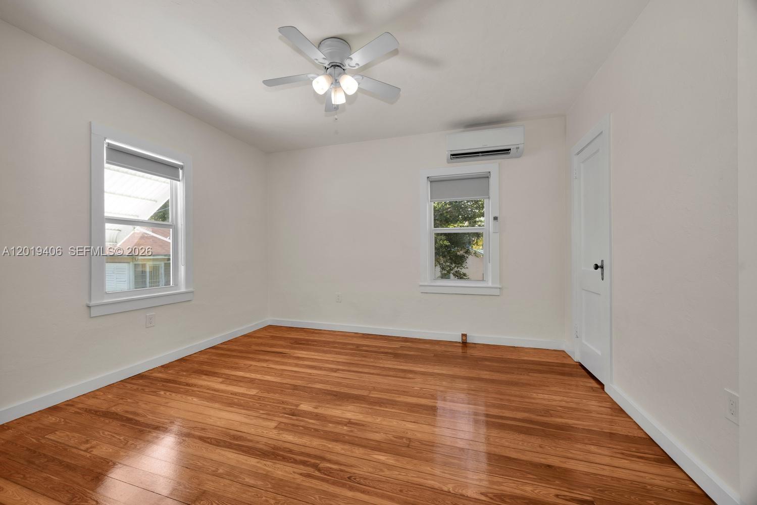 1351 SW 40th Ave Unit: 1/2