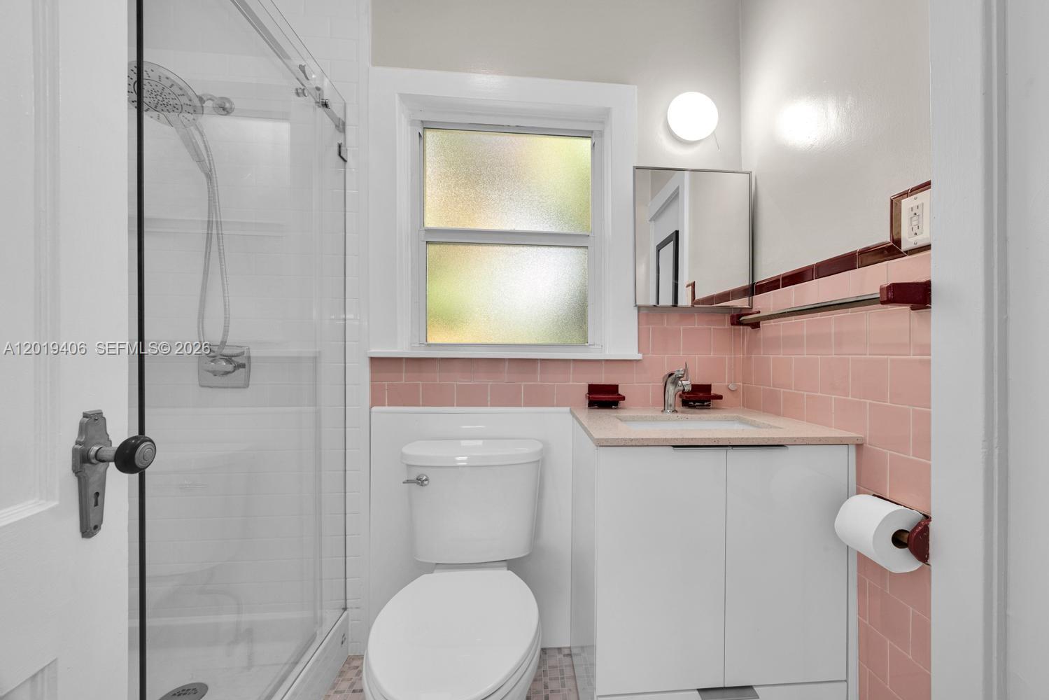 1351 SW 40th Ave Unit: 1/2