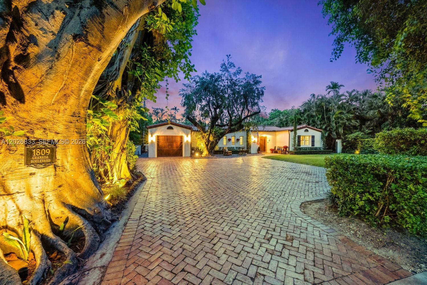 1809 Granada Blvd