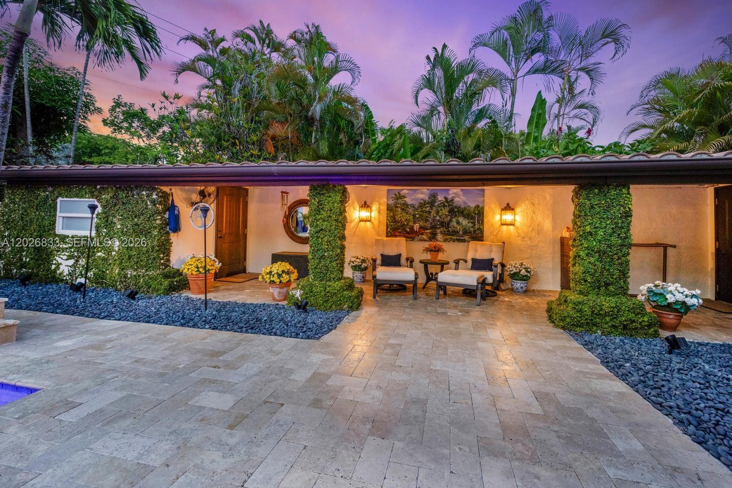 1809 Granada Blvd