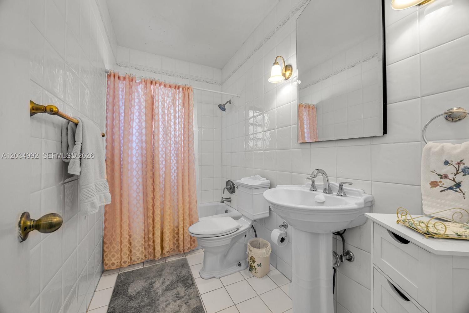 740 Jeronimo Dr