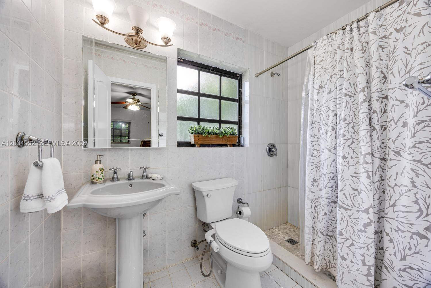 740 Jeronimo Dr