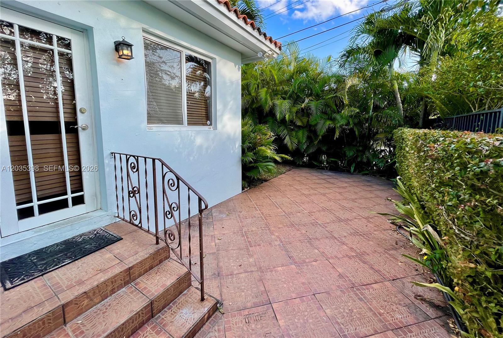 155 Ponce De Leon Blvd