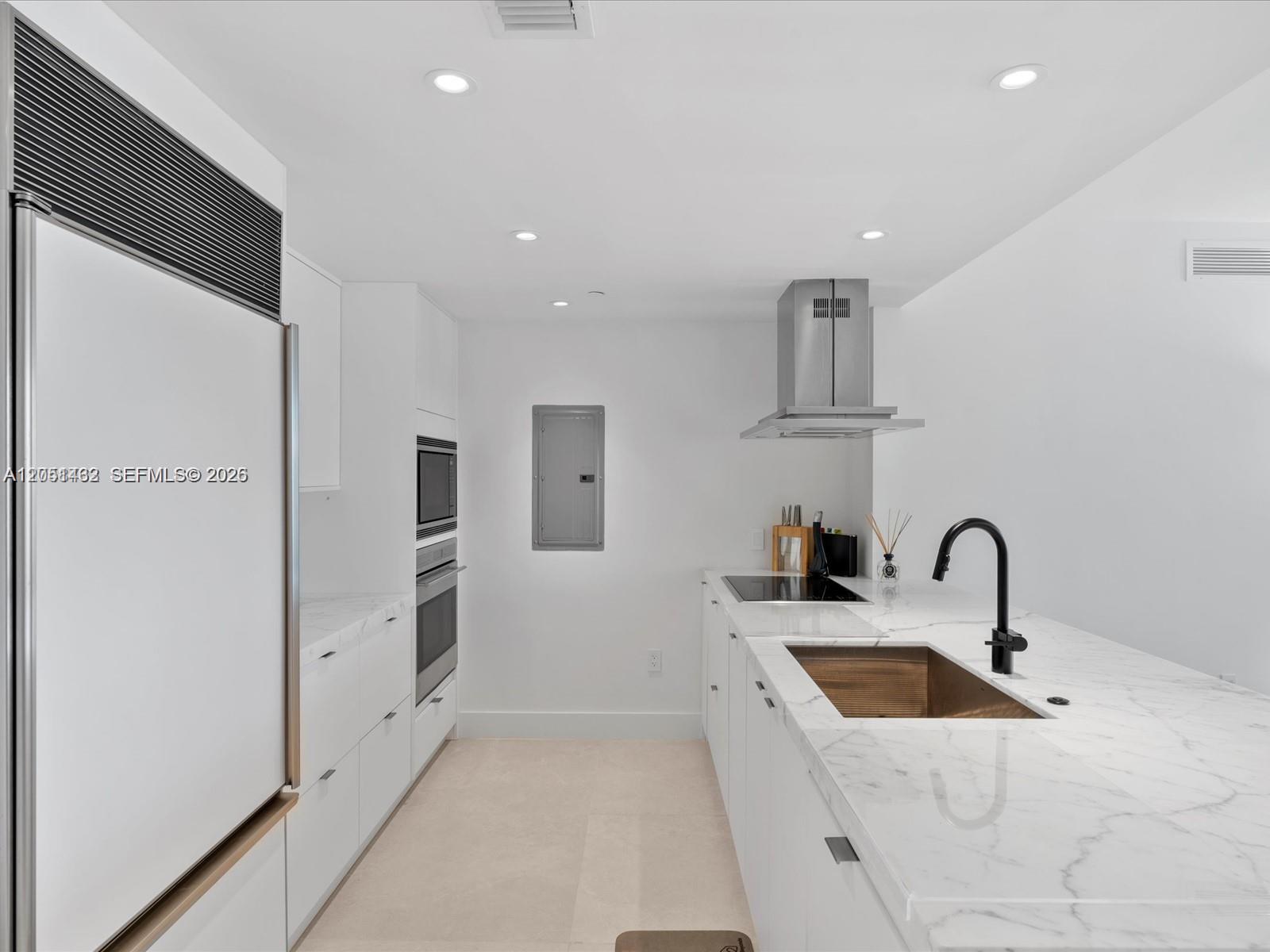495 Brickell Ave # 2305