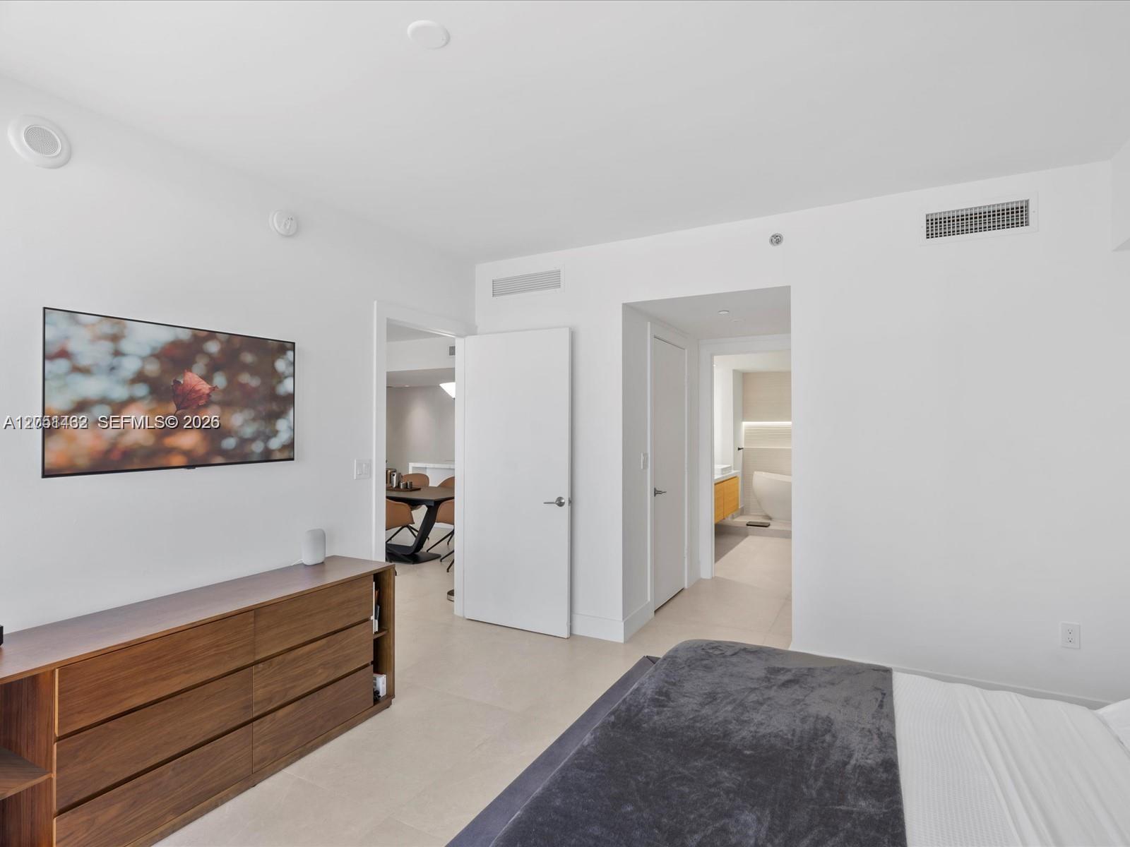 495 Brickell Ave # 2305