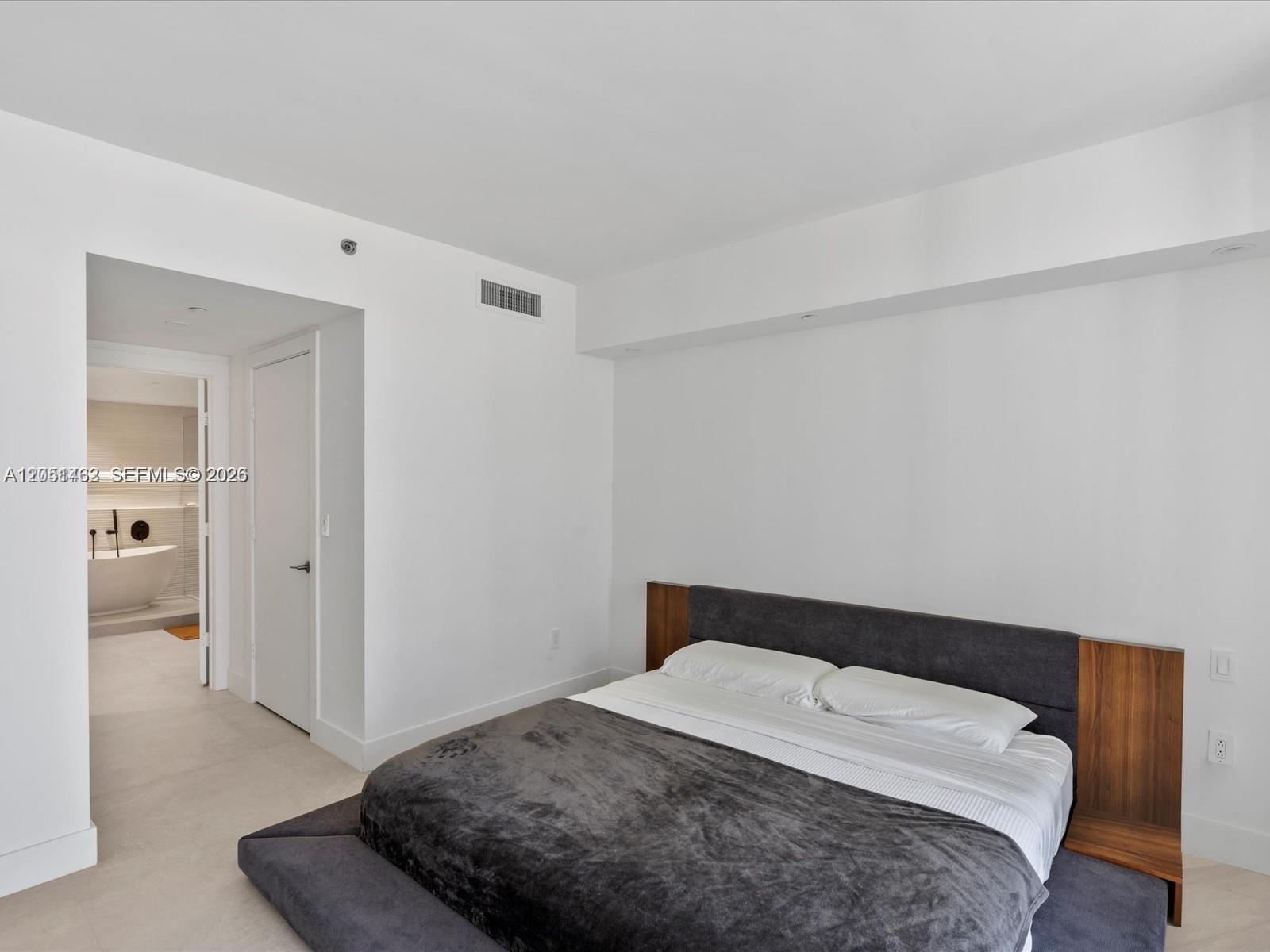 495 Brickell Ave # 2305