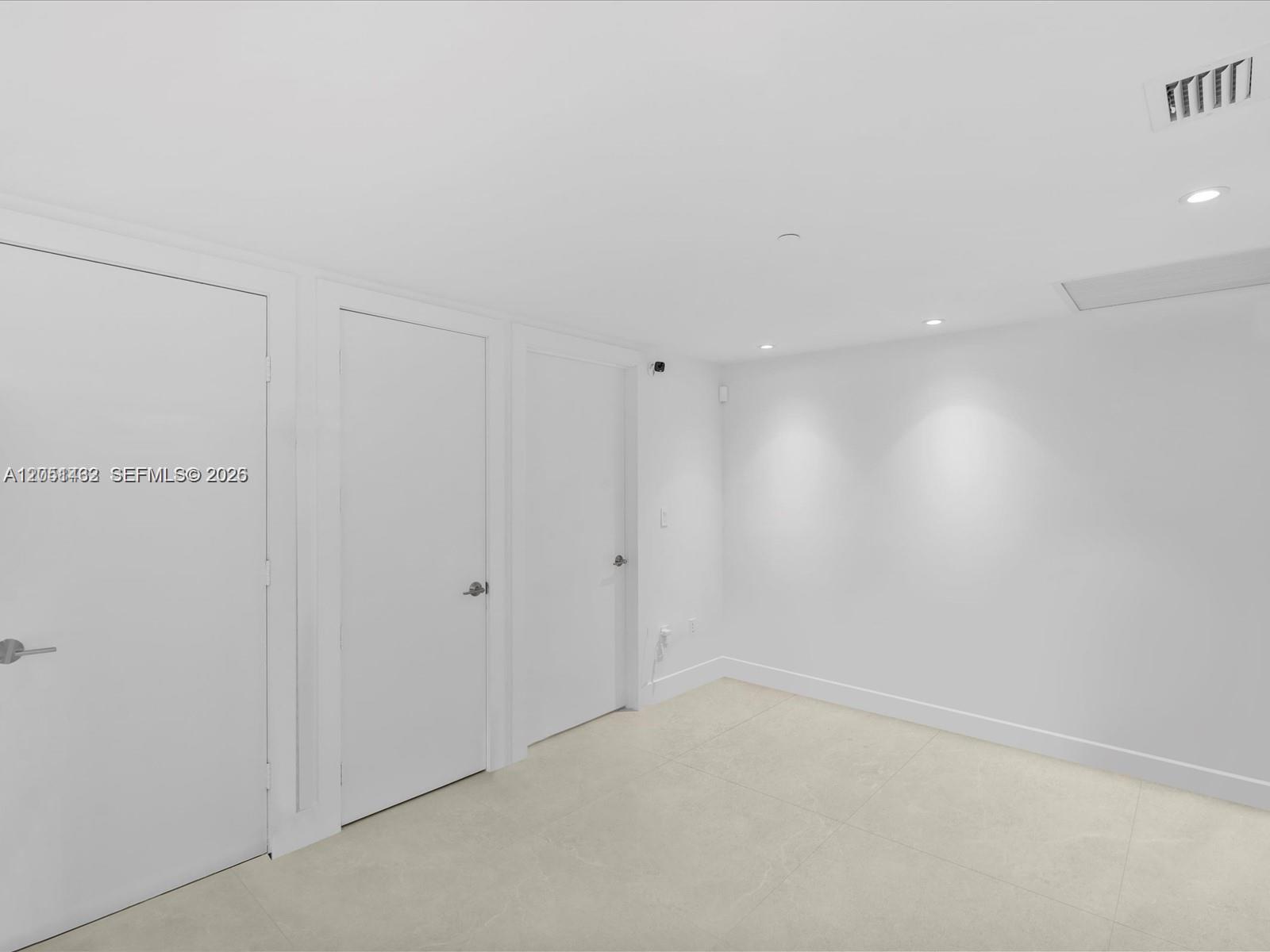 495 Brickell Ave # 2305