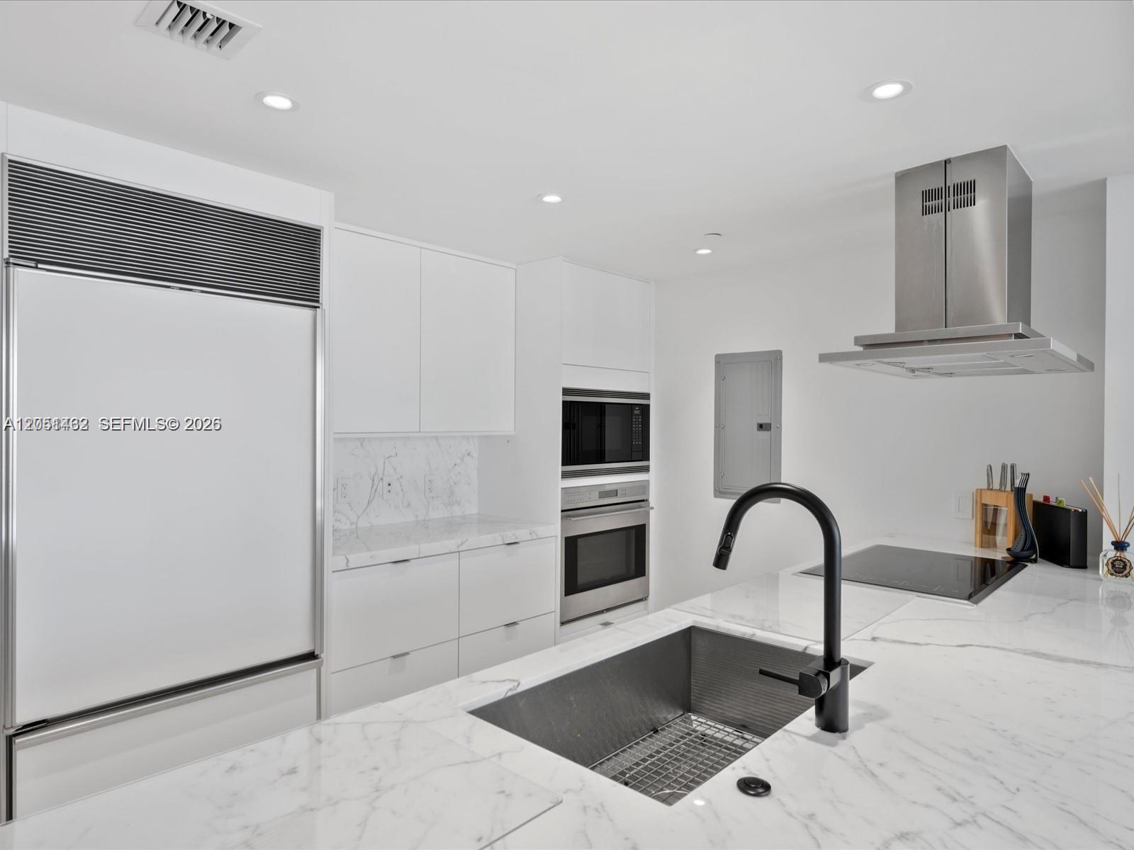 495 Brickell Ave # 2305