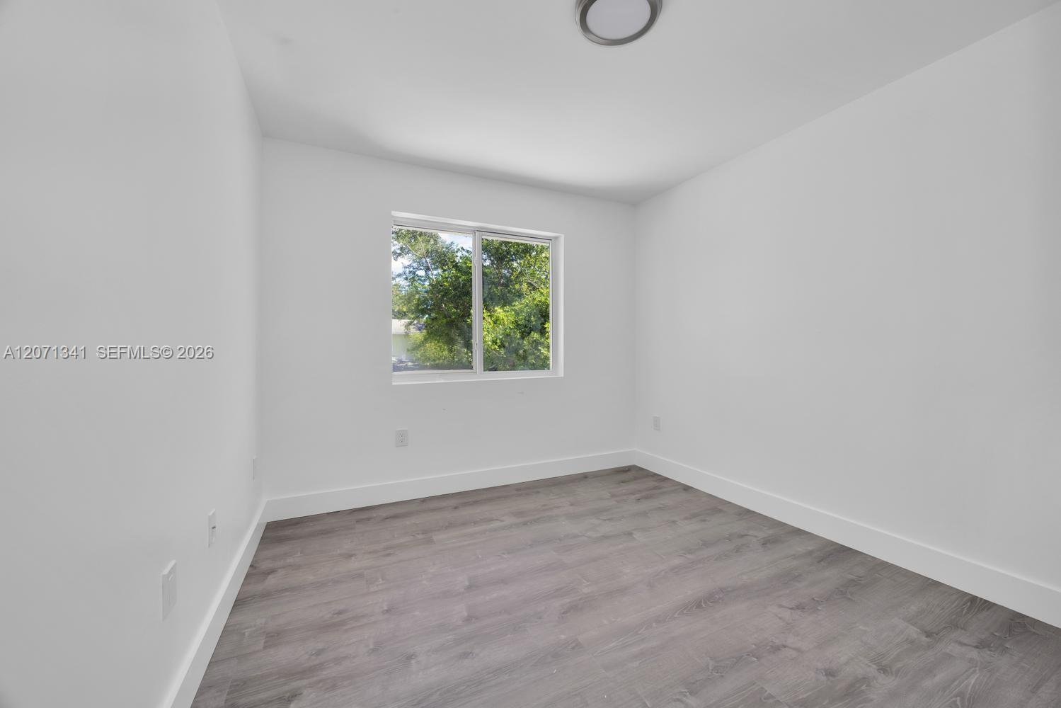 2770 NW 44 ST