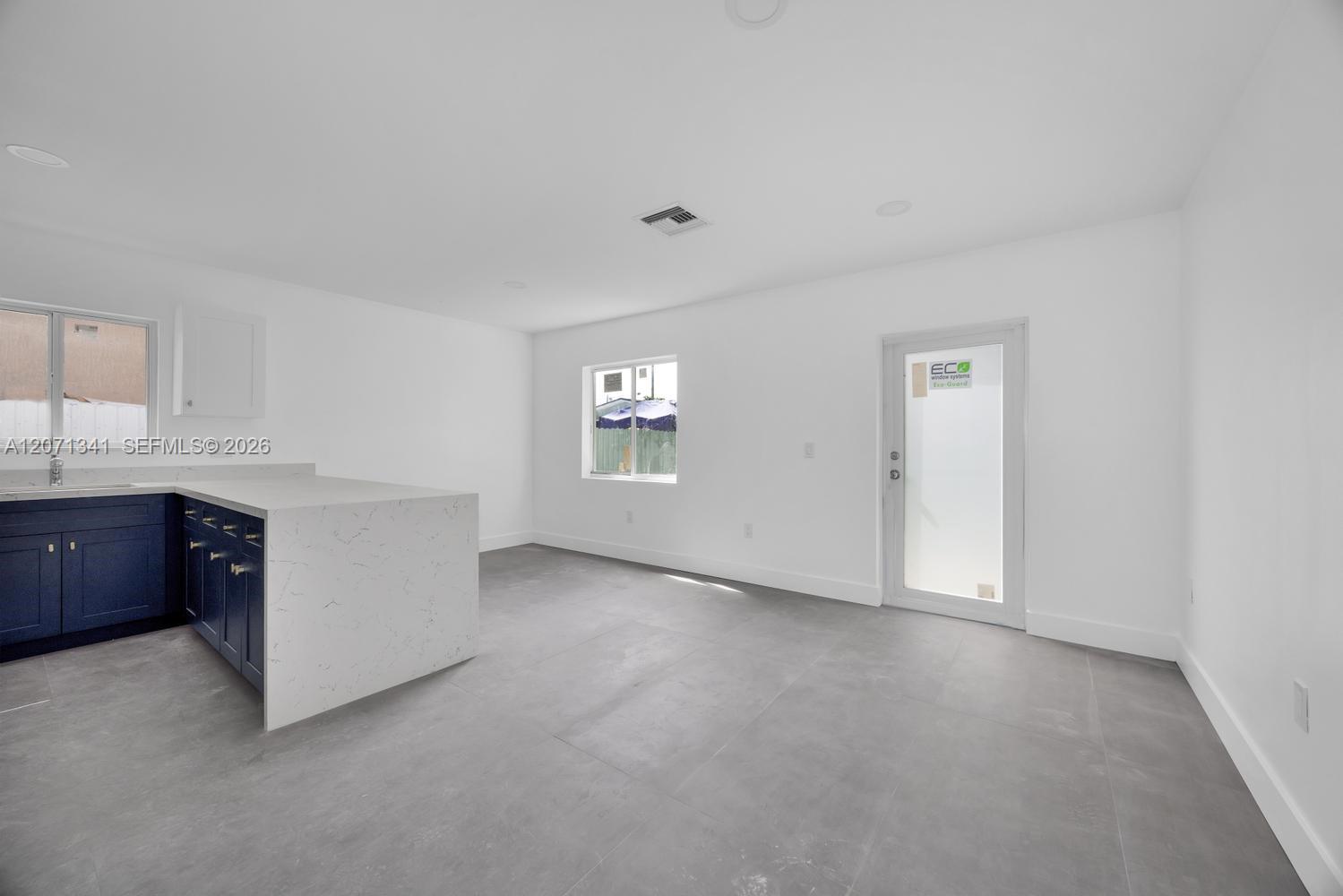 2770 NW 44 ST