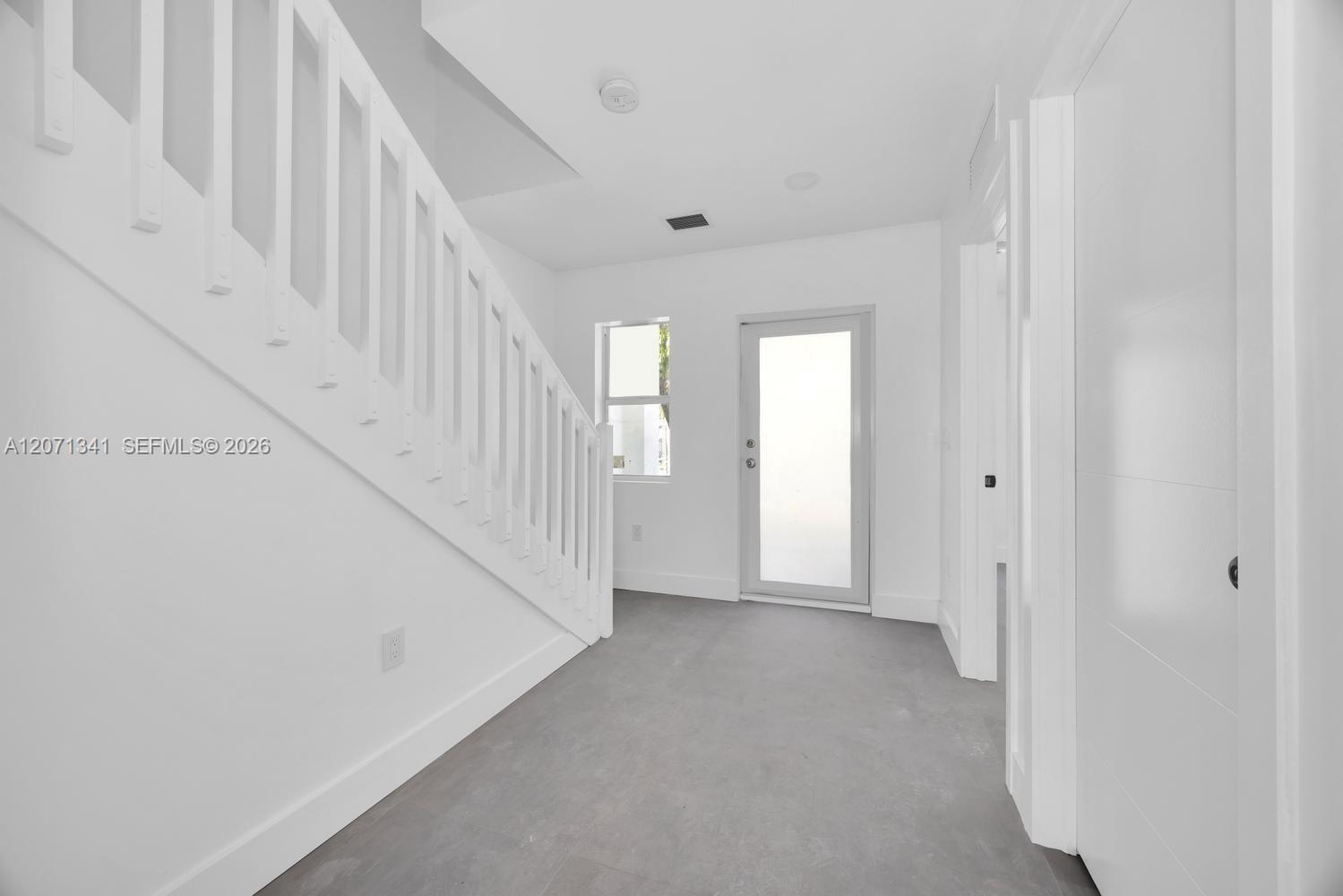 2770 NW 44 ST
