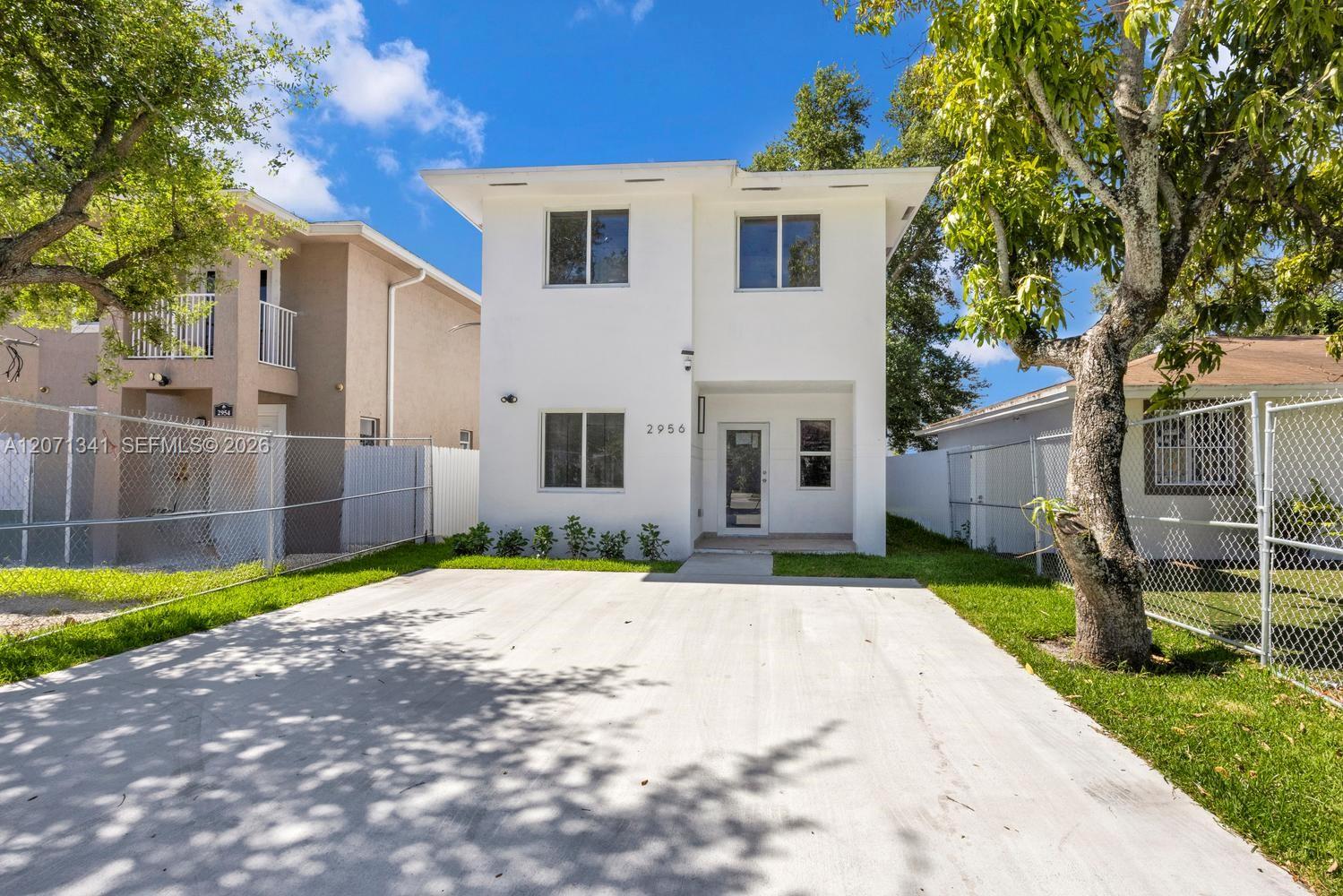 2770 NW 44 ST