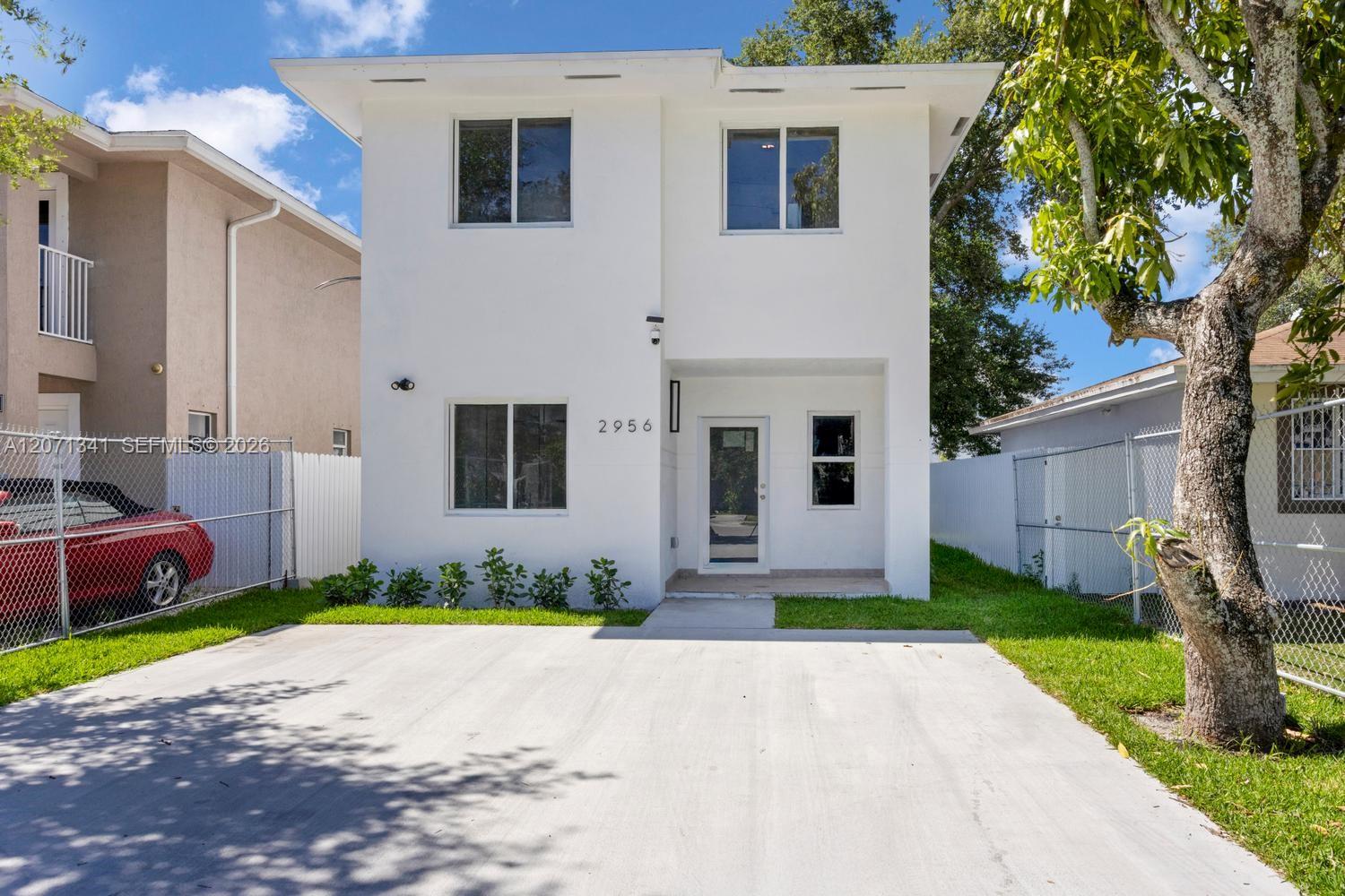 2770 NW 44 ST