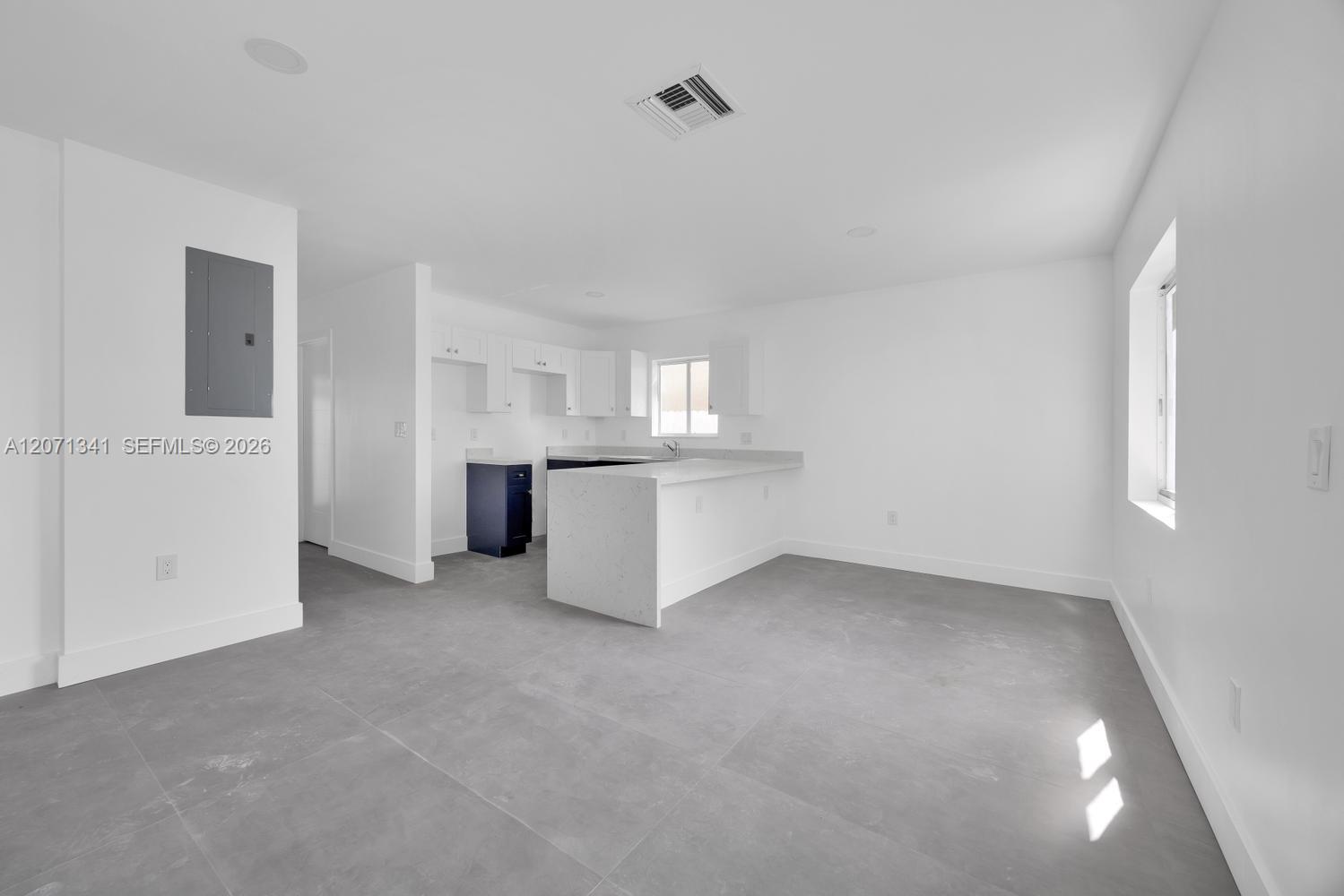 2770 NW 44 ST
