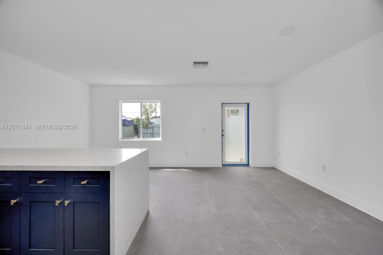 2770 NW 44 ST