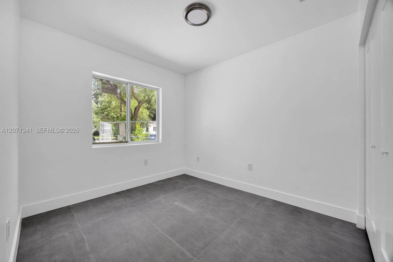 2770 NW 44 ST