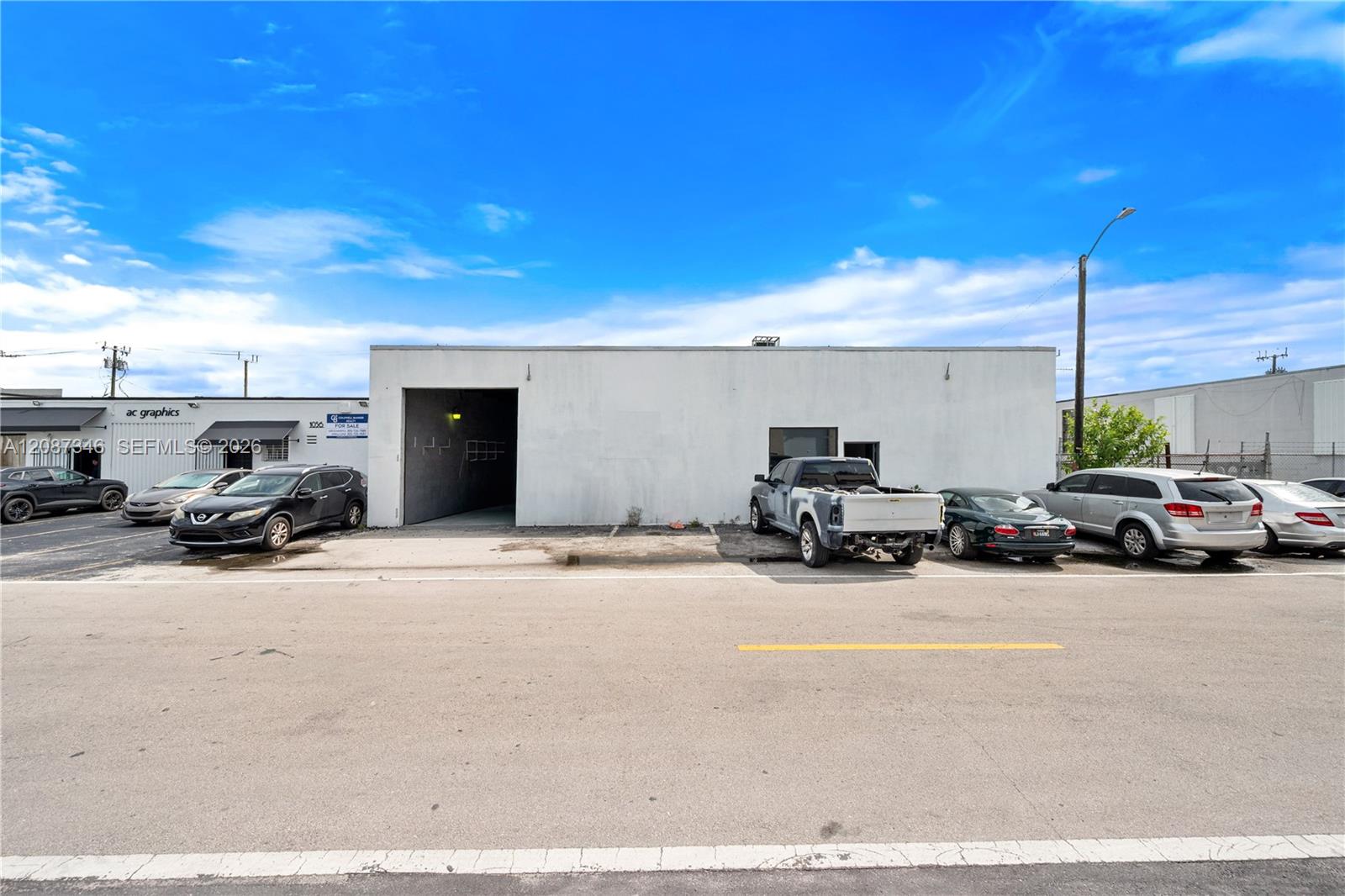 1050 E 24th St