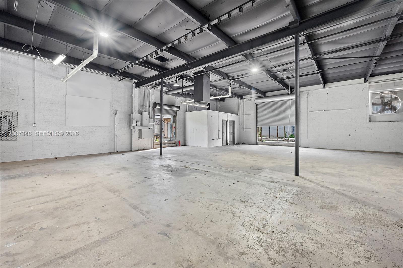 1050 E 24th St