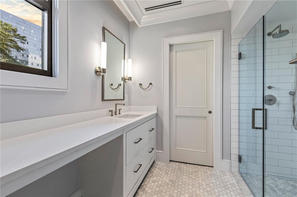 3376 Peachtree Road NE Unit: 1