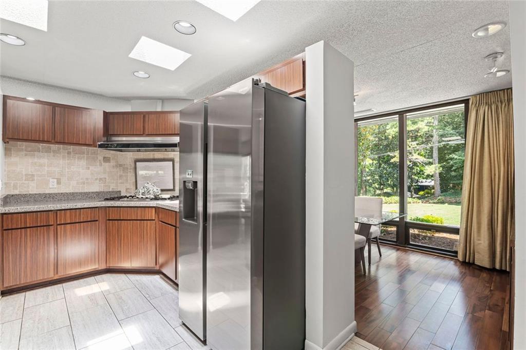 496 Kingswood Lane NW